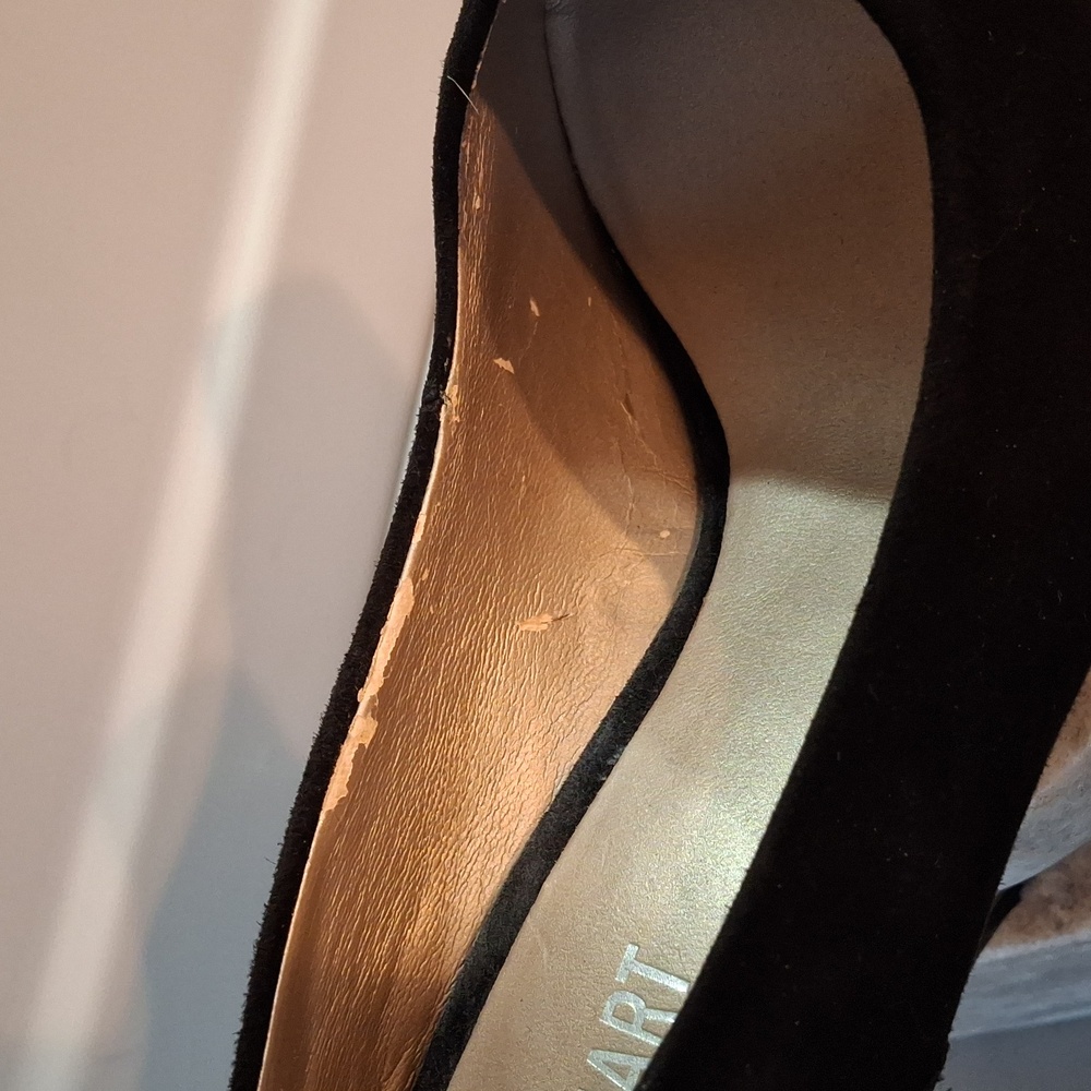 Colin Stuart Heels - image 6